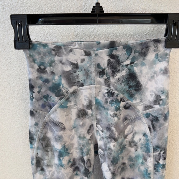 LULULEMON Unlimit High -Rise Leggings size 2 - Picture 9 of 10